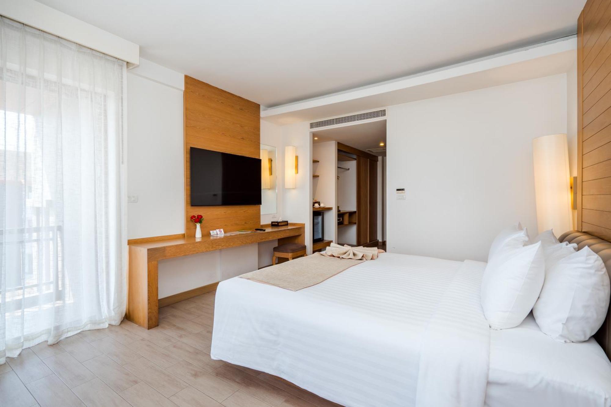 Resort Ayrest HHQ